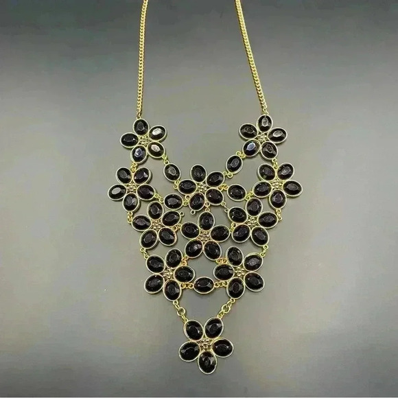 Vintage Black Faceted Cabachon Rhinestone Floral Design Gold Tone Necklace - Picture 8 of 8